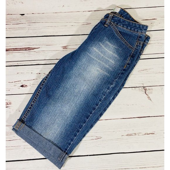 Green Apparel Jean Shorts Womens Size 6 Denim Embroidered Flowers Long Hippie - Picture 7 of 9